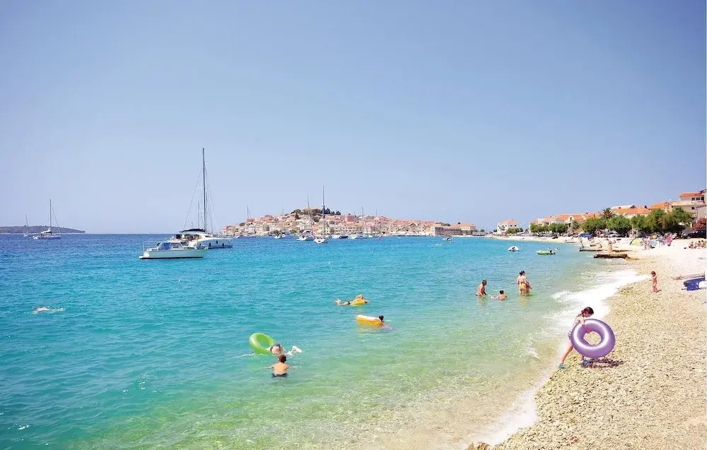 Five-Bedroom Holiday Home Primosten With Sea View 06