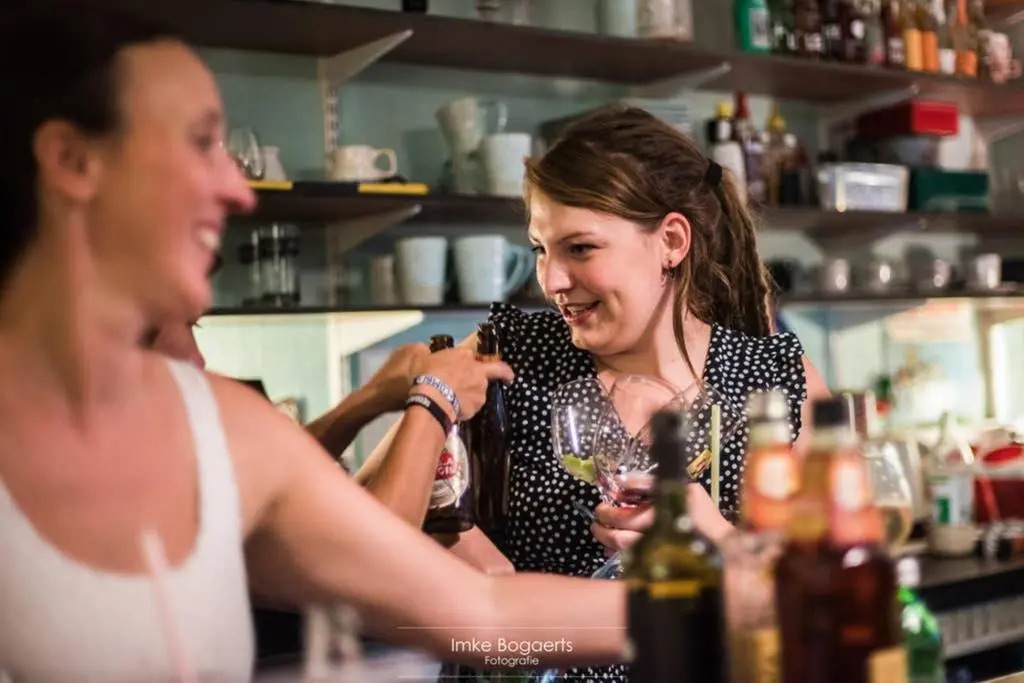 Vakantiewoning in Mol centrum met eigen bar "CasaCuriosa"