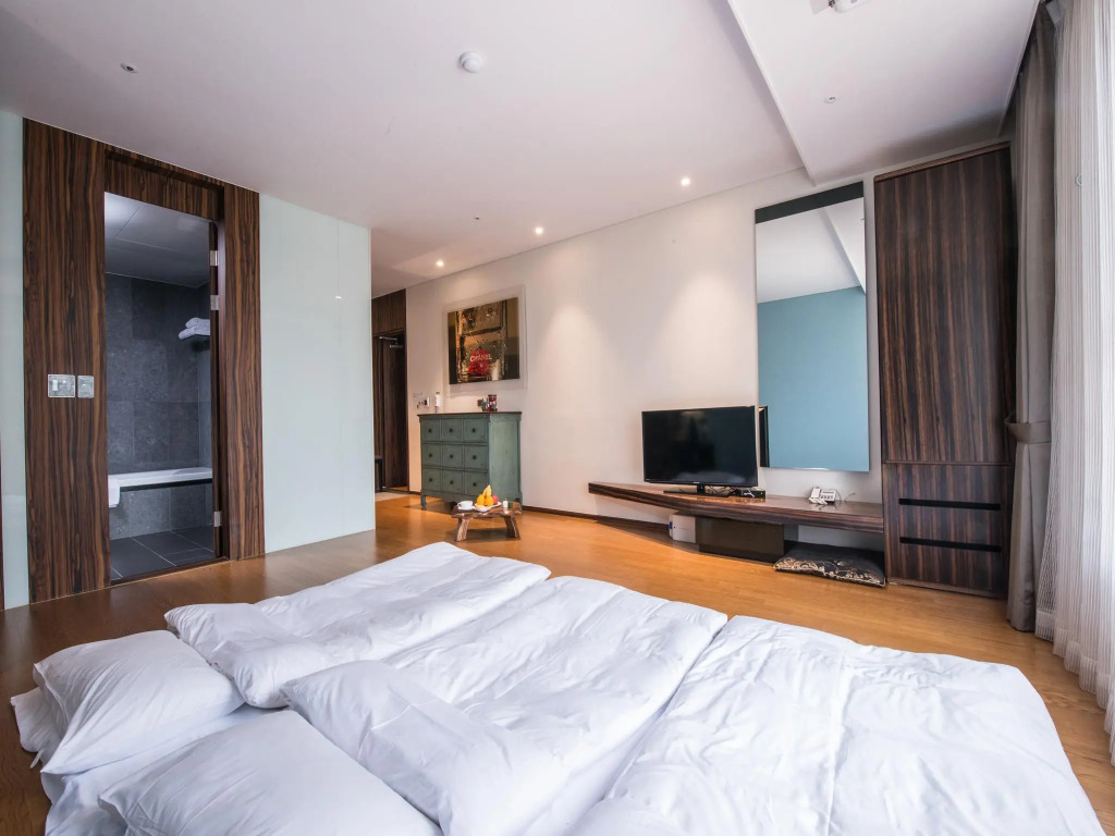 Hotel Leo