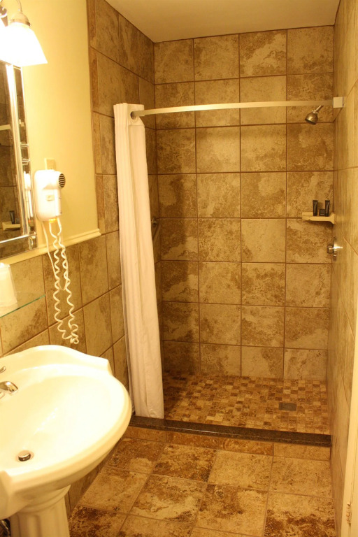 Senator Inn & Spa