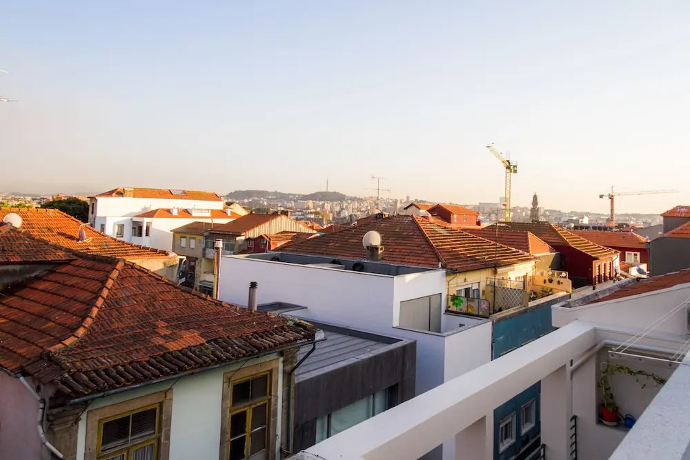 Liiiving - Downtown Balcony Apartment