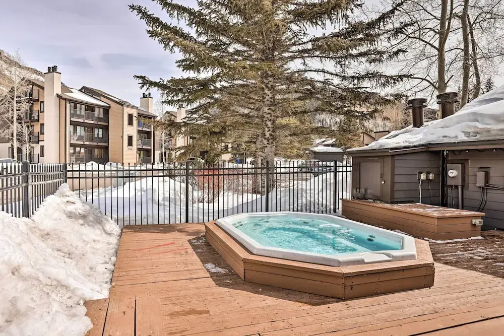 Cozy East Vail Condo ~ 6 Mi to Vail Village