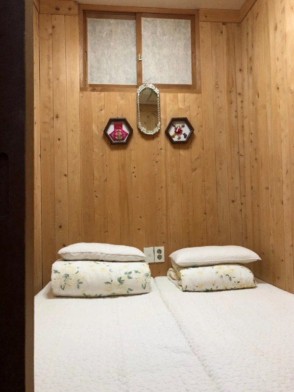 Moon Hanok Guesthouse
