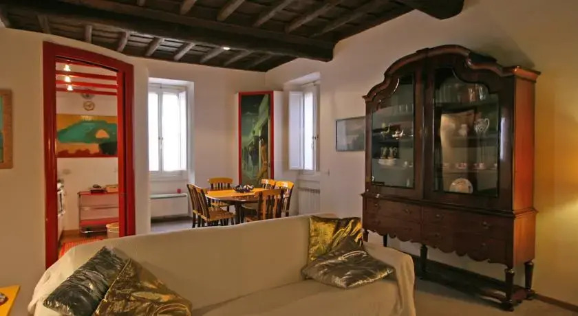 Travel & Stay Titta Scarpetta Charming Travestevere