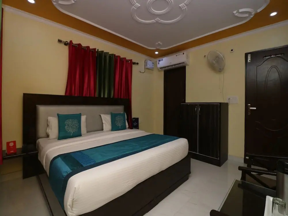 OYO 9809 Hotel Shree Residency