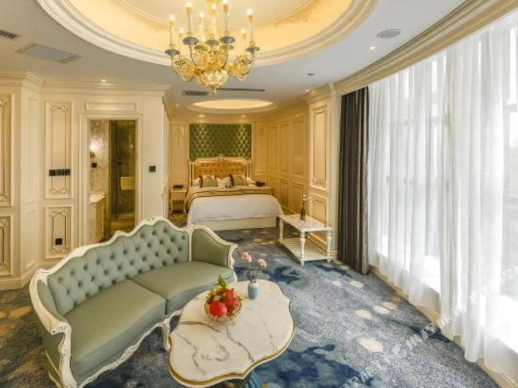 Golden Phoenix Hotel