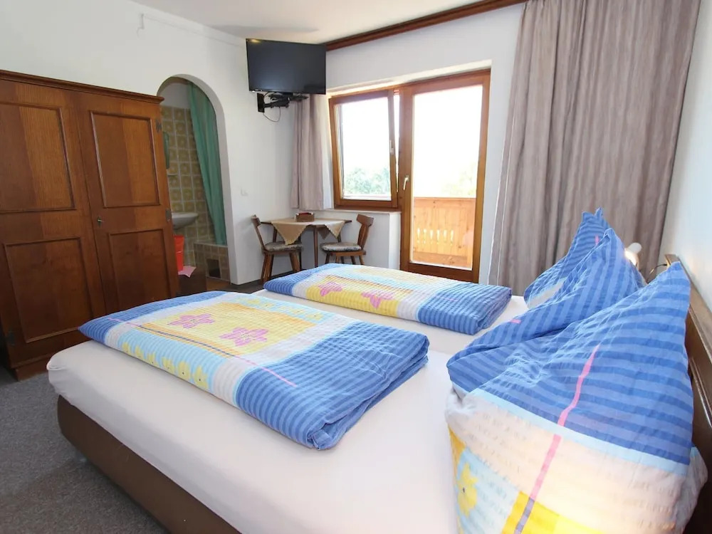 Apartment in Maishofen near Ski Slopes