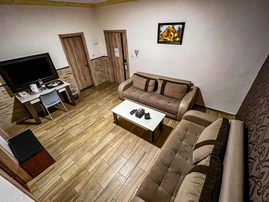 Balcony Hotel