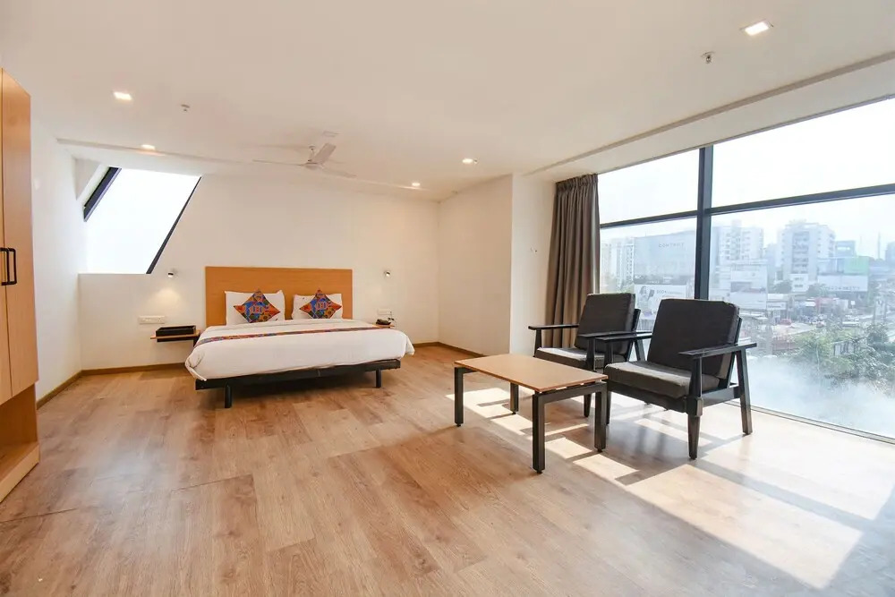 Hotel Alpha Centre by OYO Rooms