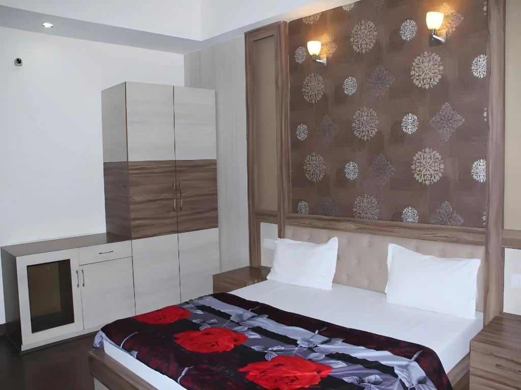 OYO 11629 Hotel Sunshine Inn