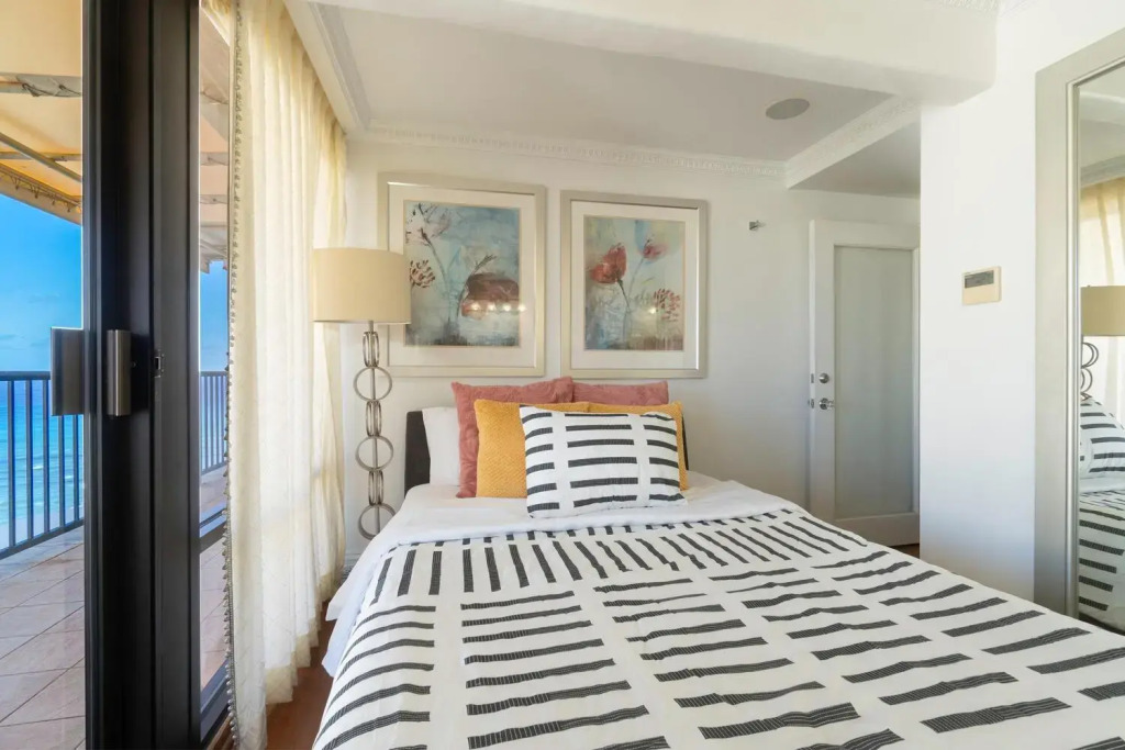 Oceanview Penthouse Suite