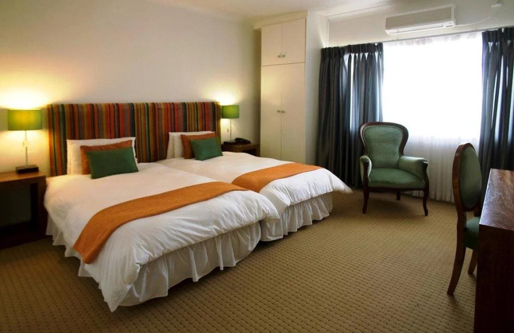 Lady Hamilton Hotel
