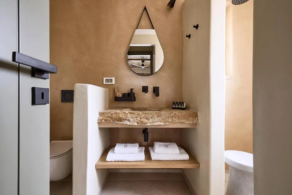 Apsila Pool Suites