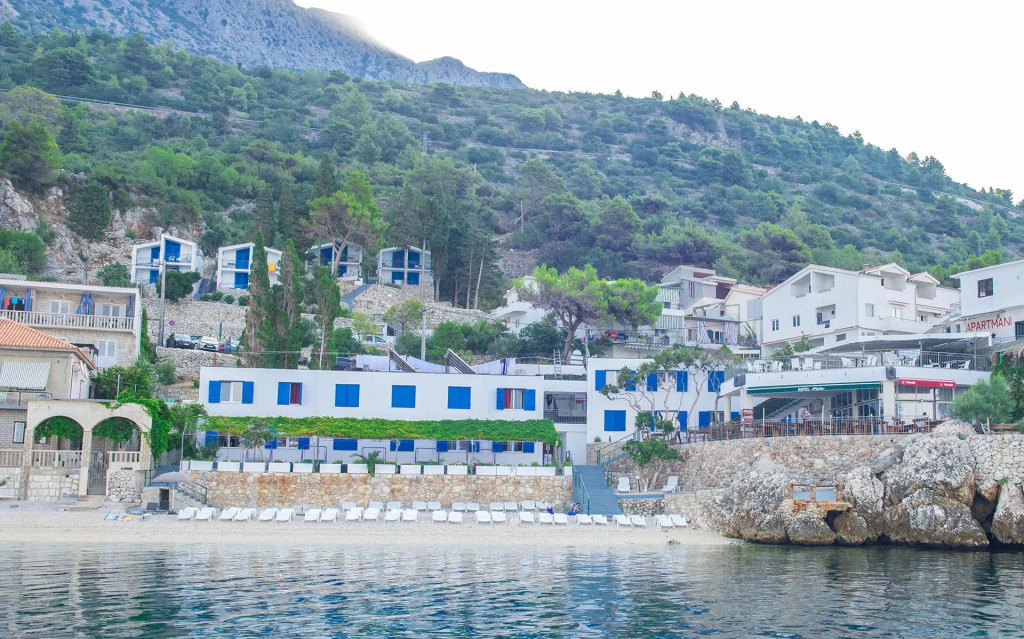 Beach Hotel