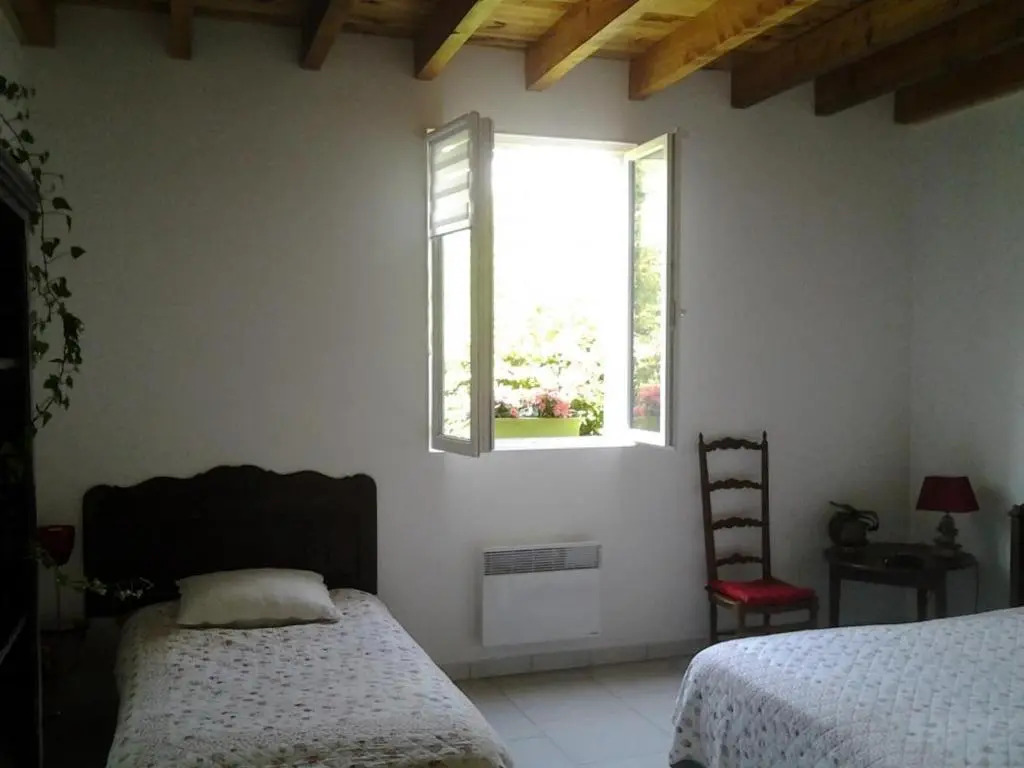 Maison rénovée avec piscine et jardin à Moulins - FR-1-489-324