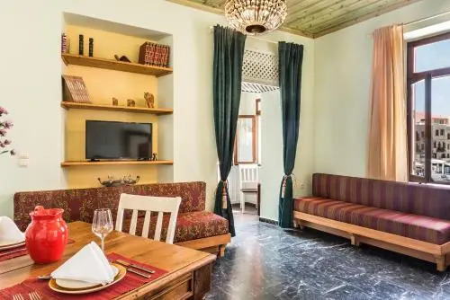 Plaza Apartment
