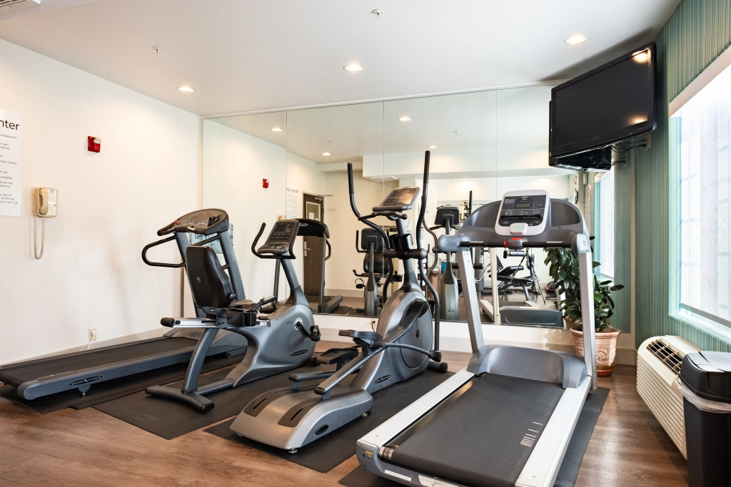 Holiday Inn Express Hotel & Suites Evanston by IHG