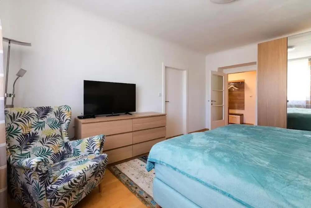 Apartment Rudolfspark Check in 15h to 22h Only