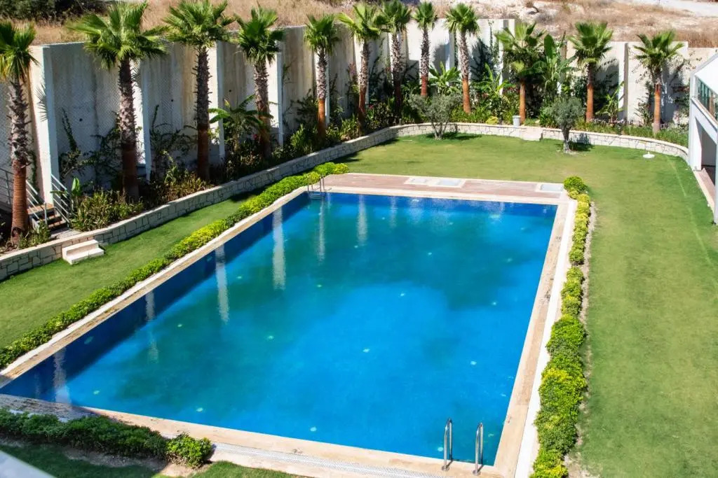 Superb Flat near Sea with Shared Pool in Cesme