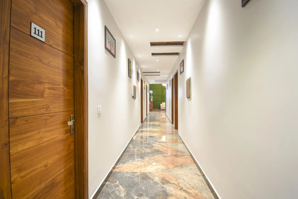 FabHotel Royal Mapple