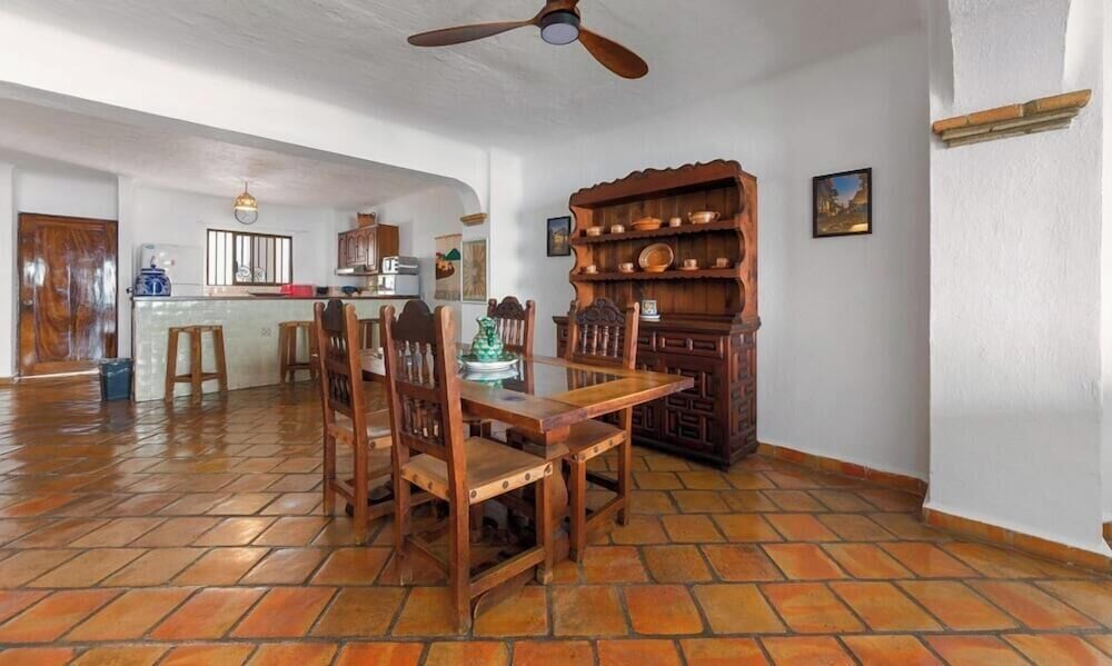 Ocean View 2Br Condo-balcony-beach-pool 710