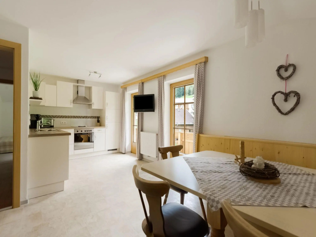 Lovely Apartment in Hainzenberg