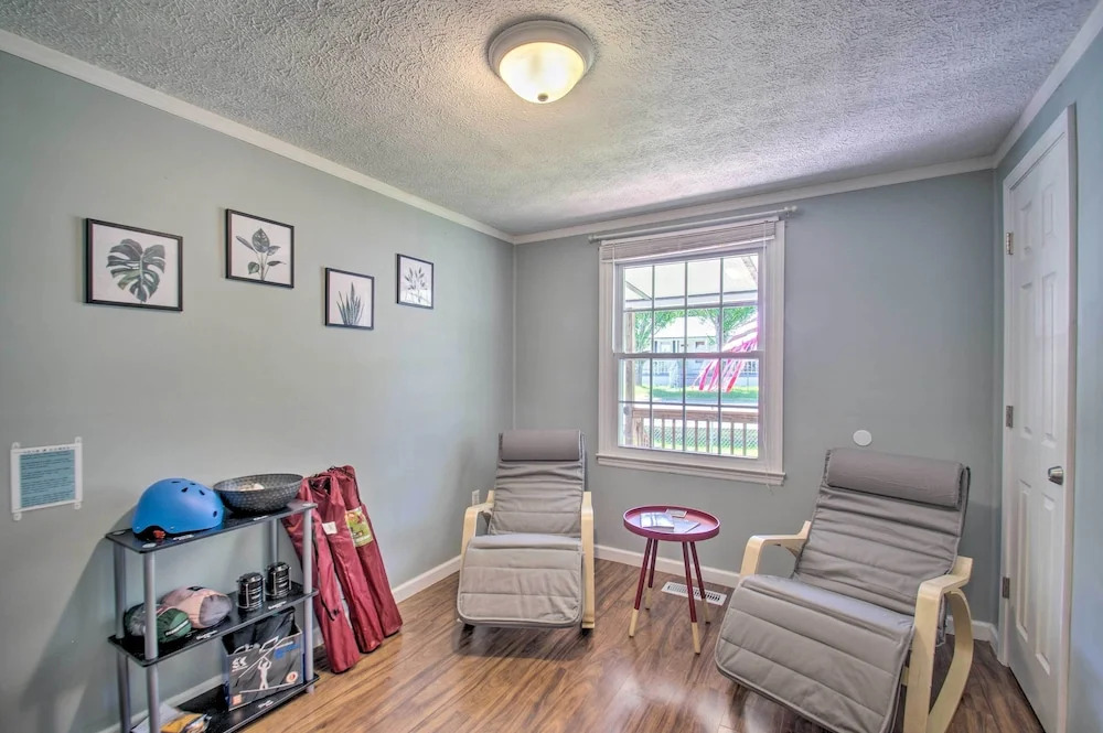 Dog-friendly Fayetteville Home w/ Hot Tub!