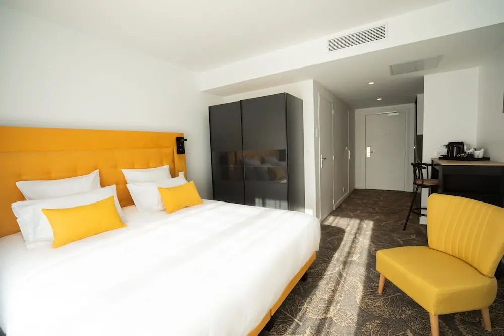 Le Barracuda & Spa, pieds dans leau, vue mer, espace bien-être offert