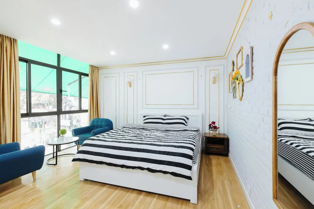SaziHome Le Thanh Tong Hanoi