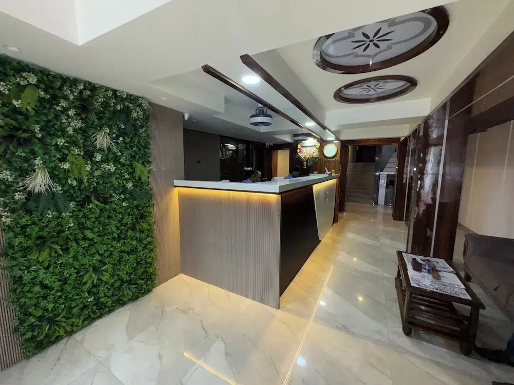 Hotel Ratna Paradise Thane West