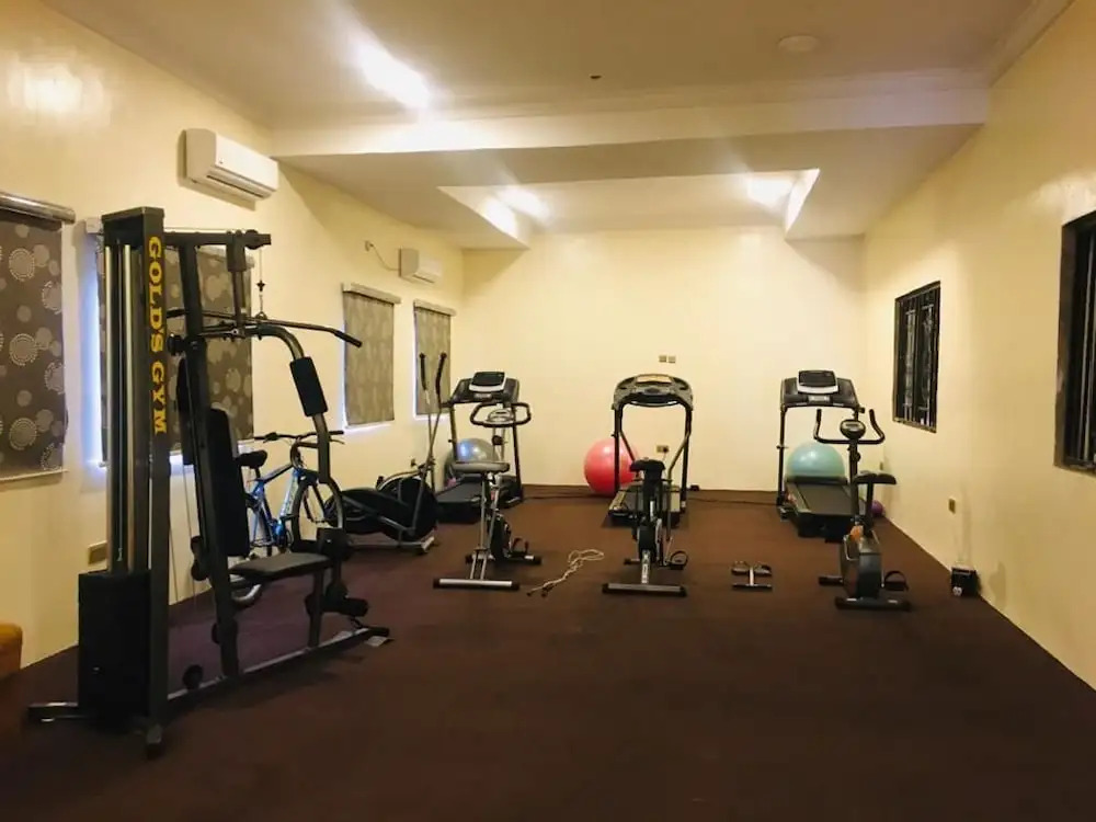 MAHOGANY HOTEL AND SUITES