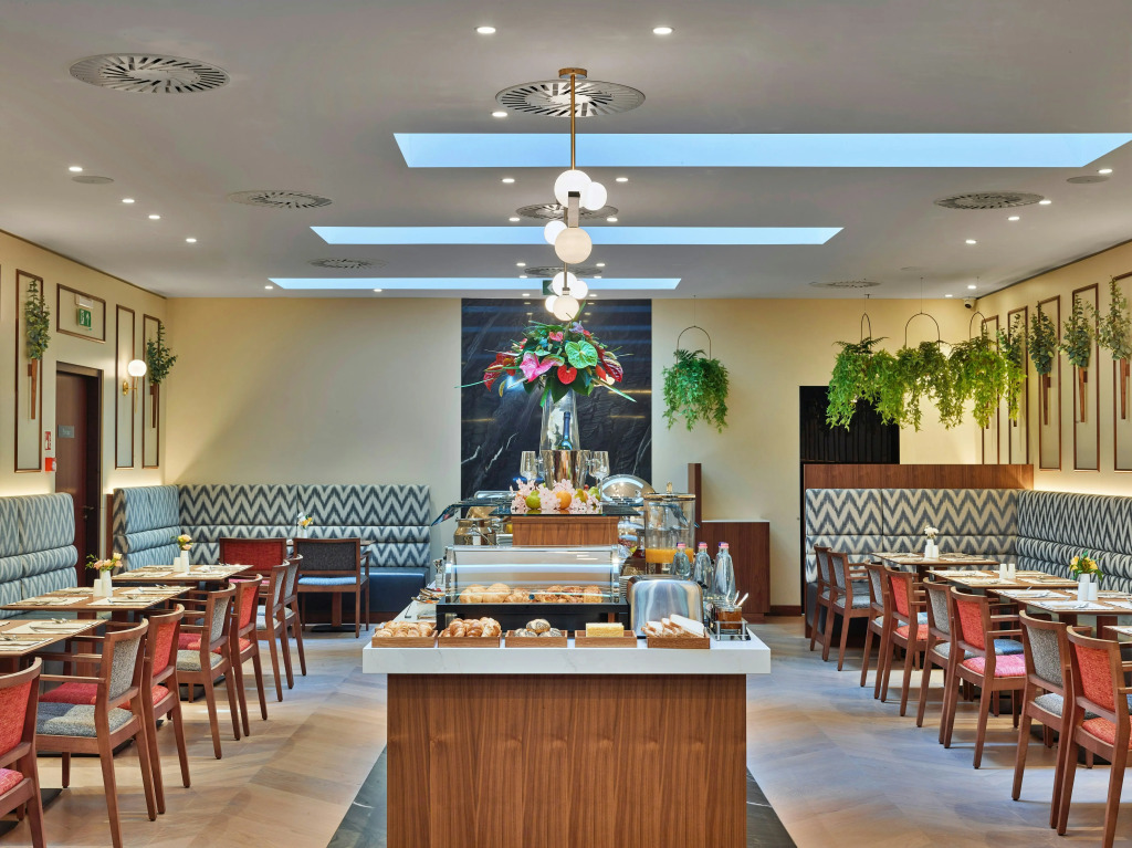 EST Grand Hotel Savoy