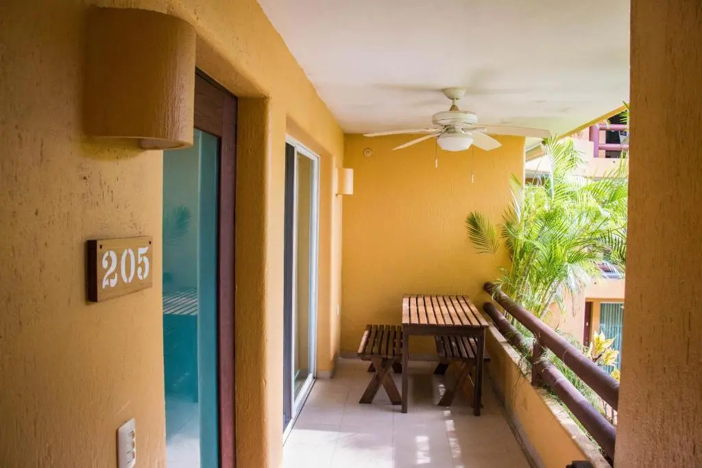 Residencial Los Mangos - Departamento 205
