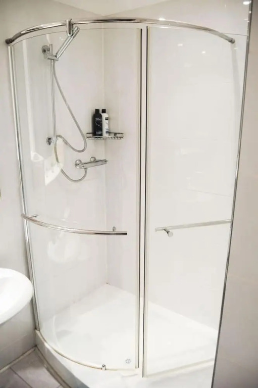 Glasgow Road Apartment