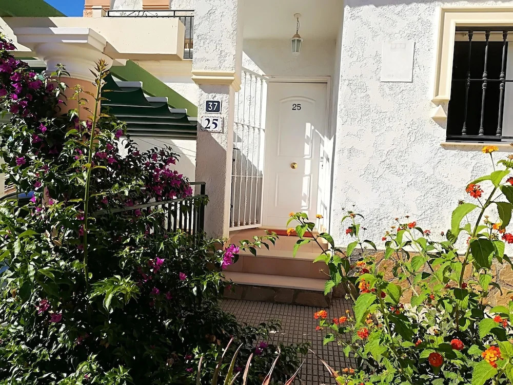 House With 3 Bedrooms in La Nucia, With Wonderful sea View, Pool Acces
