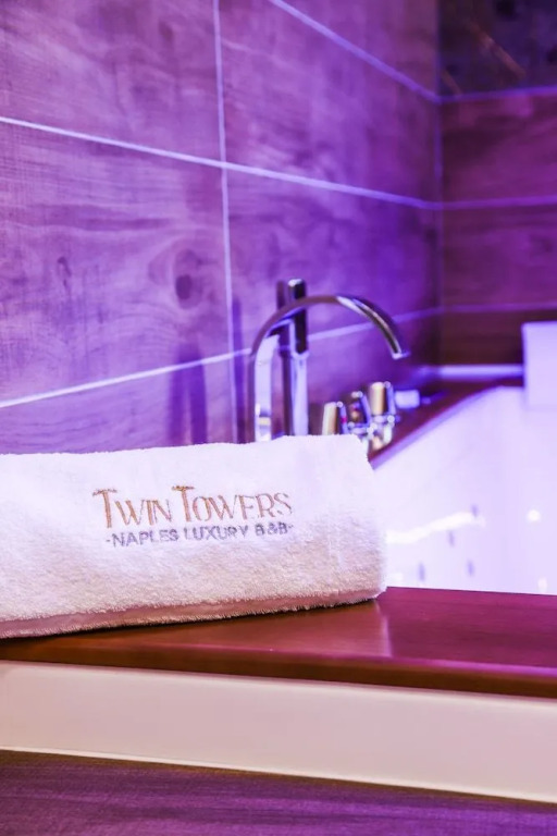 Twin Towers Naples Luxury