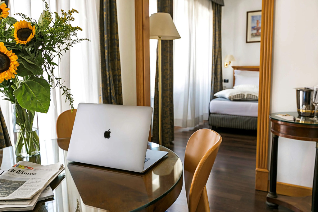 Hotel Diplomatic