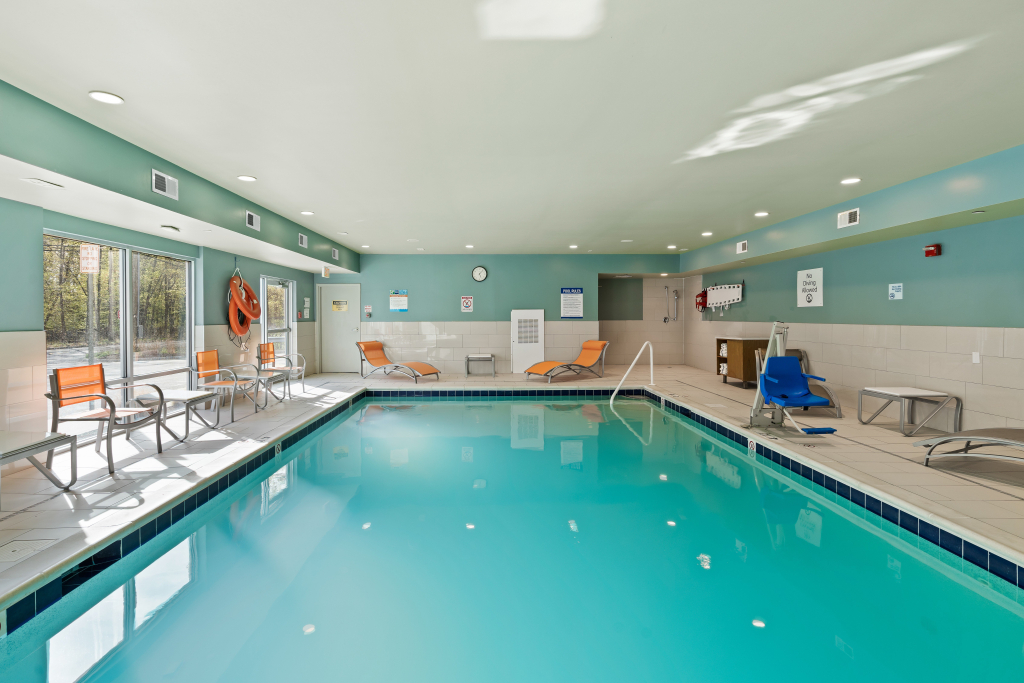 Holiday Inn Express & Suites - North Brunswick by IHG
