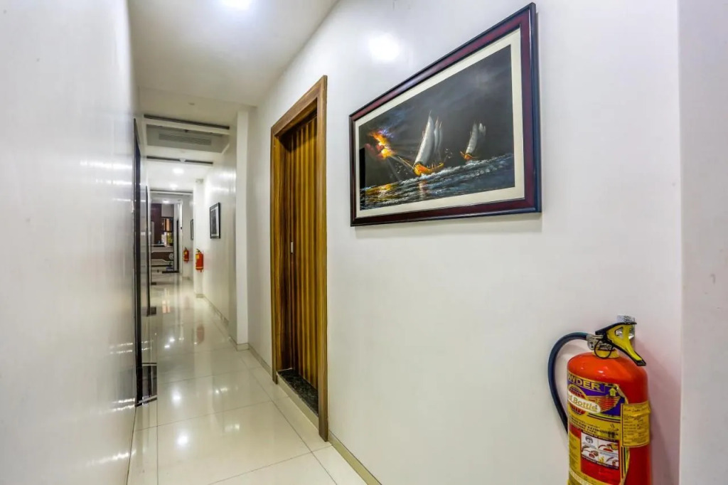 FabHotel Elvis Inn - Nr Mumbai International Airport