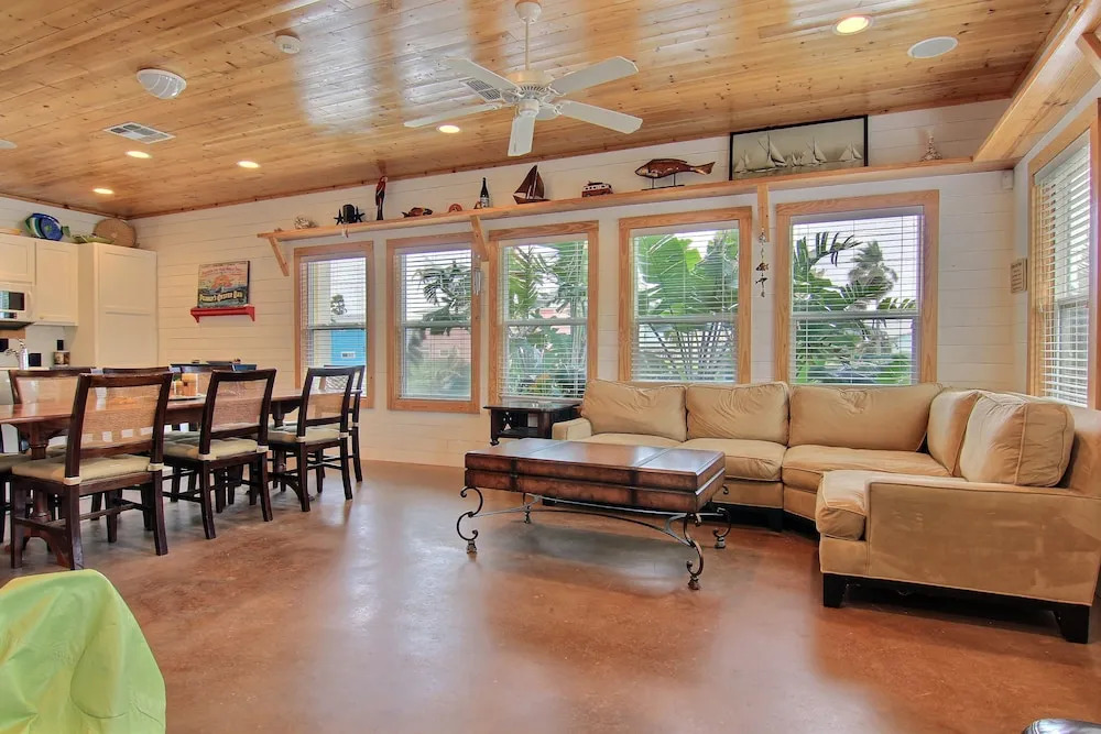 Isle Be Back Vw32 3 Bedrooms 3.5 Bathrooms Home