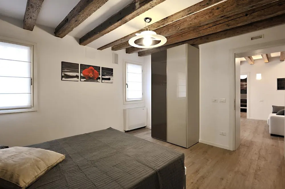 St. Mark'S Suite