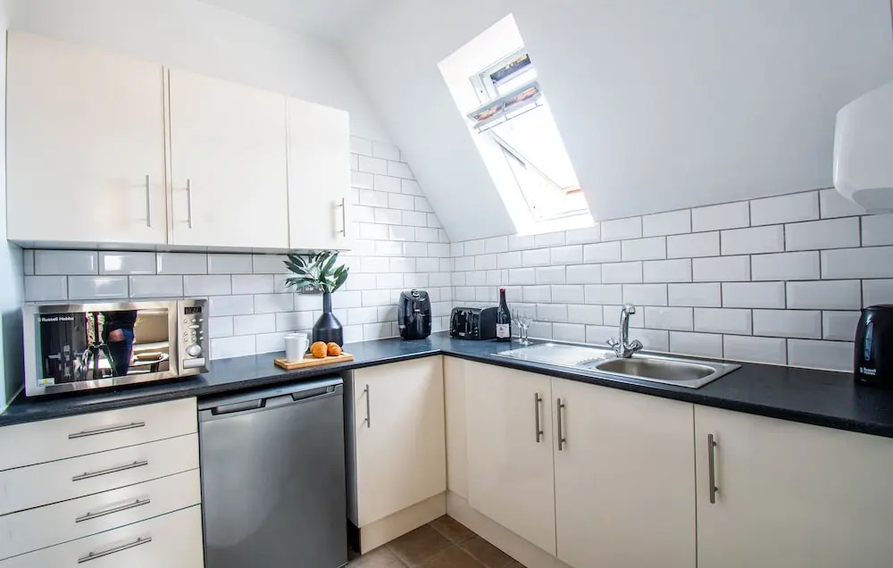 Eton House - Self Check-In, Ensuite Rooms & Self-Catering Studios