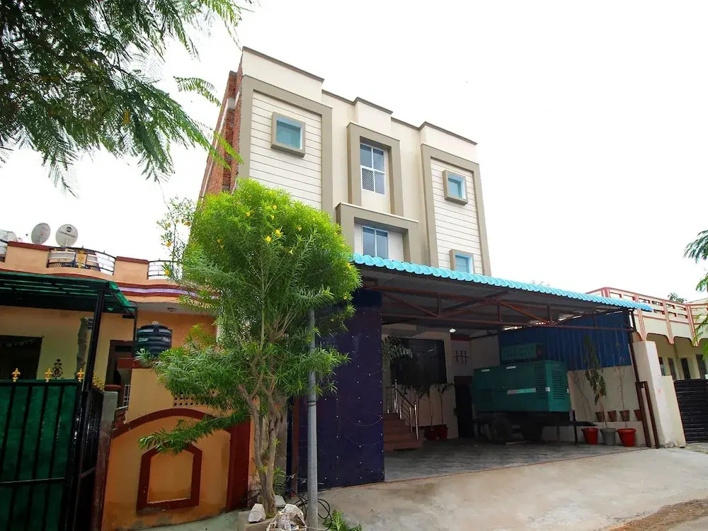 OYO 9231 Hotel Jinesh