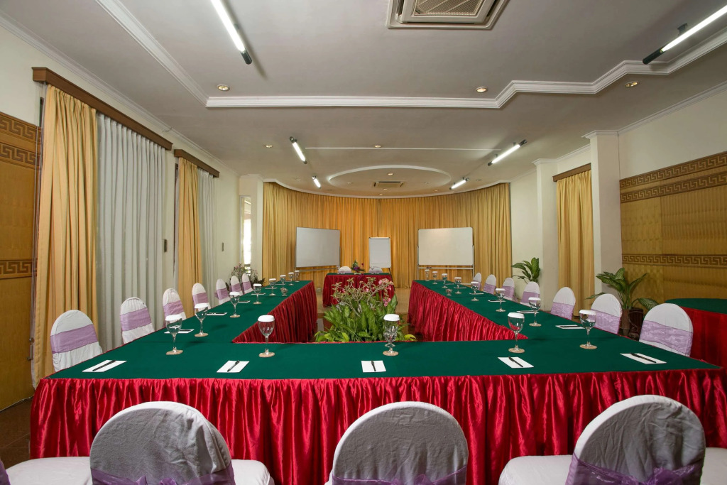 Отель Parigata Resort & Spa