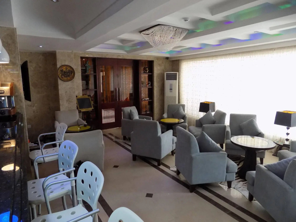 Caravel Suites