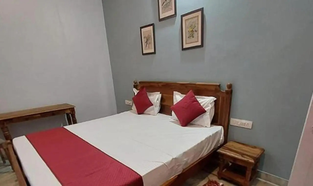 Fabhotel The Castle Homestay I