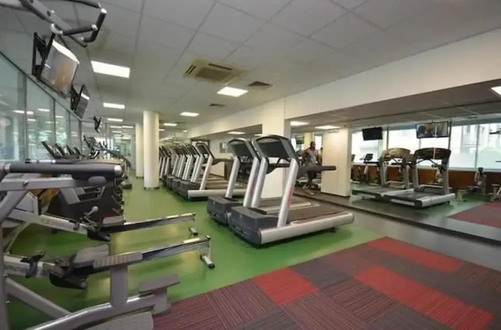1br-4guests-pool-gym-parking-neargreenwich