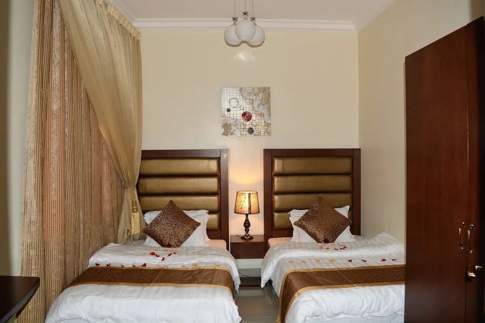 Diamond Suites