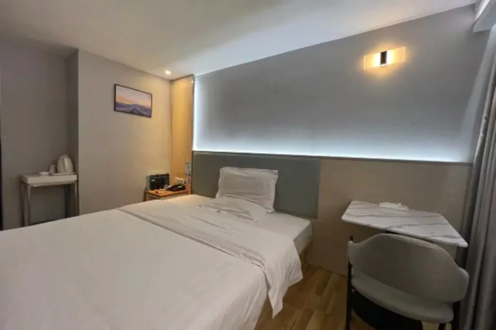 7Days Inn Shenzhen Longgang Nanlian Metro Station Branch