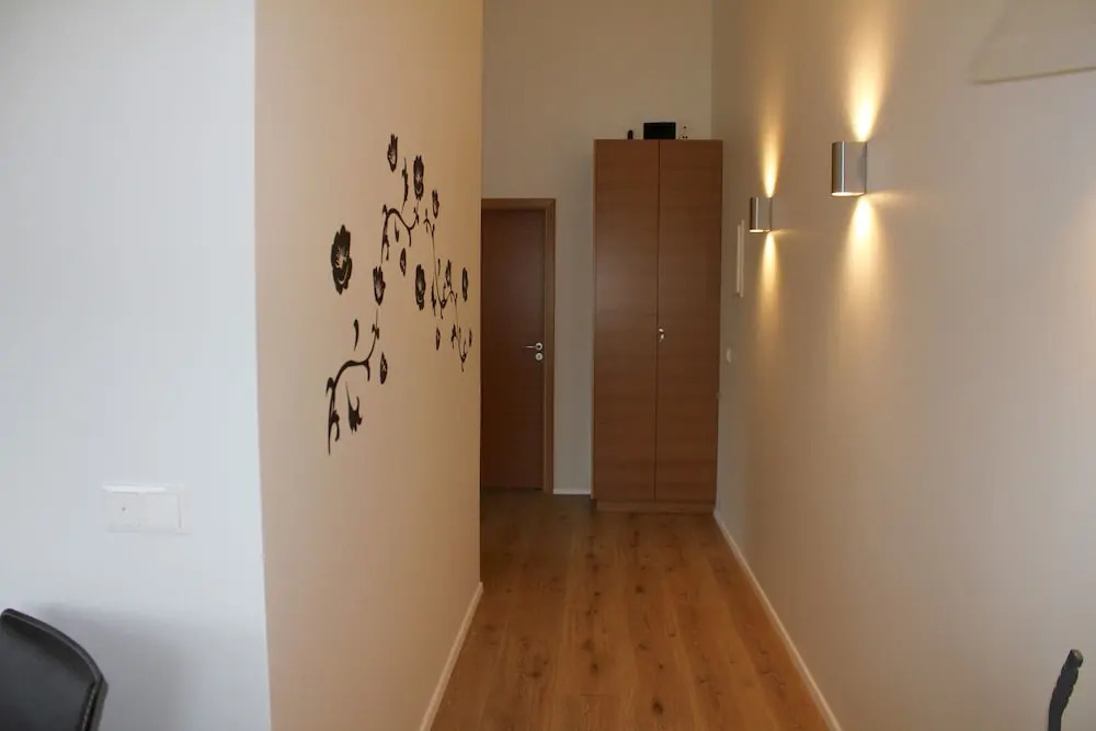 Lonid Apartment